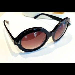 Valentino Rockstud V696S Sunglasses